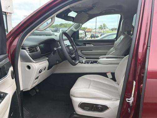 Velvet Red Pearlcoat 2024 Jeep Wagoneer SERIES II