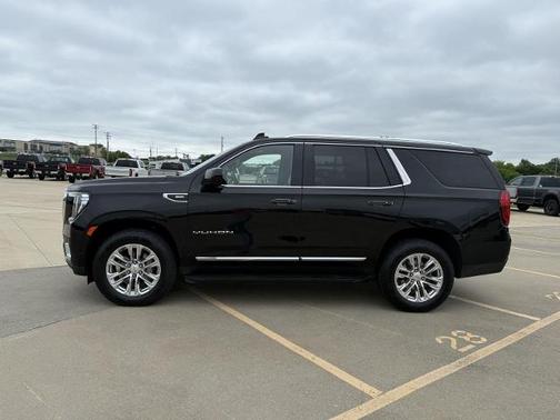 Onyx Black 2024 GMC Yukon SLT