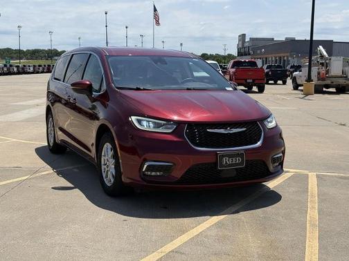 Velvet Red Pearlcoat 2023 Chrysler Pacifica TOURING L
