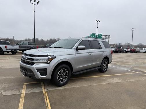 ICONIC SILVER METALLIC 2022 Ford Expedition XLT