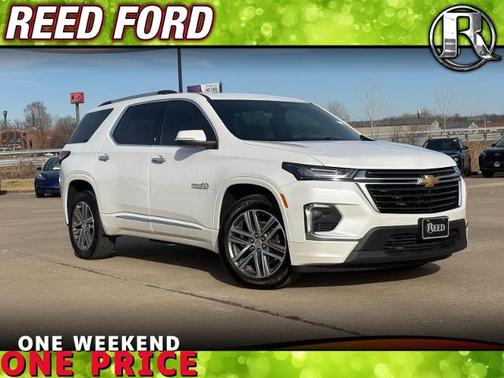 Iridescent Pearl Tricoat 2024 Chevrolet Traverse Limited HIGH COUNTRY