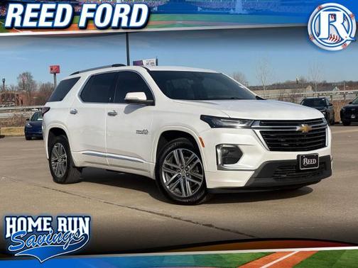 Iridescent Pearl Tricoat 2024 Chevrolet Traverse Limited HIGH COUNTRY