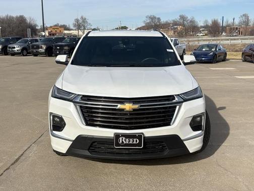 Iridescent Pearl Tricoat 2024 Chevrolet Traverse Limited HIGH COUNTRY