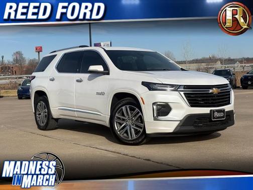 Iridescent Pearl Tricoat 2024 Chevrolet Traverse Limited HIGH COUNTRY