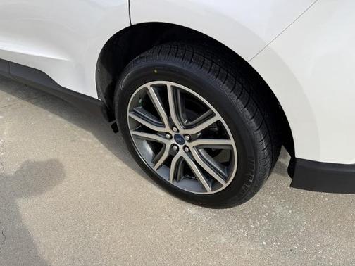 WHITE PLATINUM MET TRI-COAT 2019 Ford Edge TITANIUM