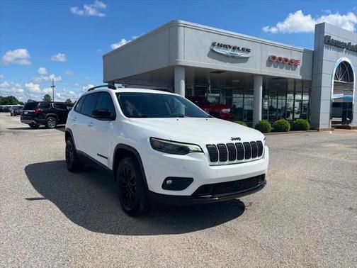 2023 Jeep Cherokee Altitude Lux 4x4