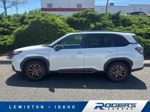 Crystal White Pearl 2025 Subaru Forester Sport AWD