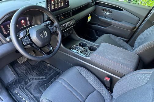 Crystal Black Pearl 2026 Honda Pilot