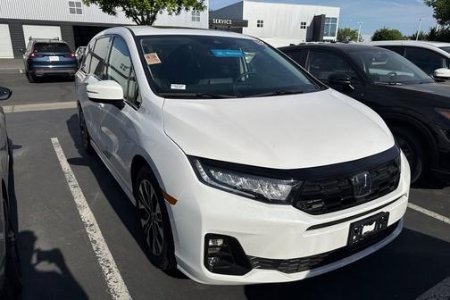 Platinum White Pearl 2026 Honda Odyssey
