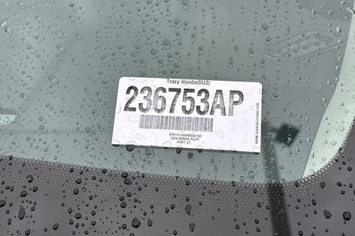 Modern Steel Metallic 2024 Honda Pilot