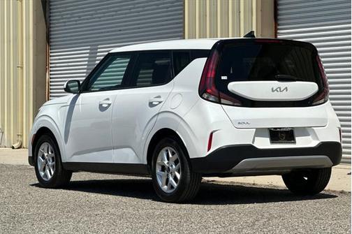 2024 Kia Soul LX