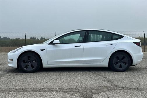 2023 Tesla Model 3 Standard Range