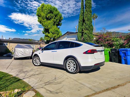 2020 Tesla Model X Long Range Sport Utility 4D