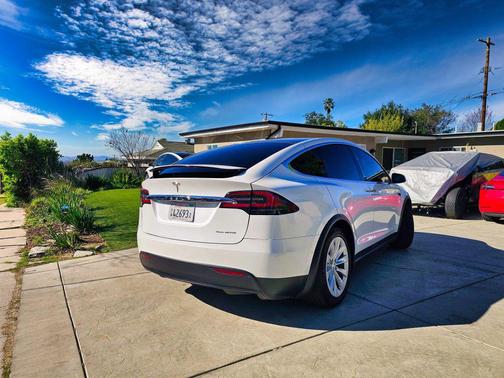 2020 Tesla Model X Long Range Sport Utility 4D