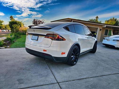 2020 Tesla Model X Long Range Sport Utility 4D