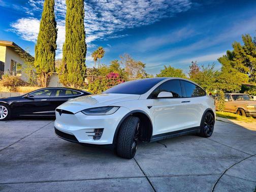 2020 Tesla Model X Long Range Sport Utility 4D