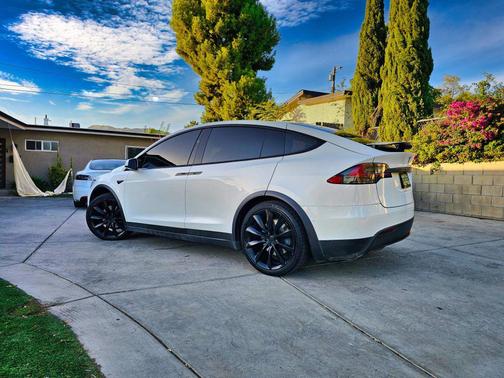 2020 Tesla Model X Long Range Sport Utility 4D