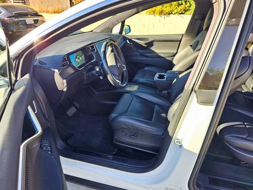 2017 Tesla Model X 90D