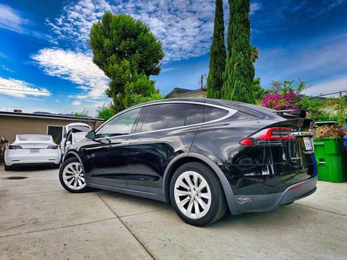 2017 Tesla Model X 90D