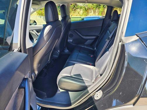 2021 Tesla Model Y Performance Dual Motor All-Wheel Drive