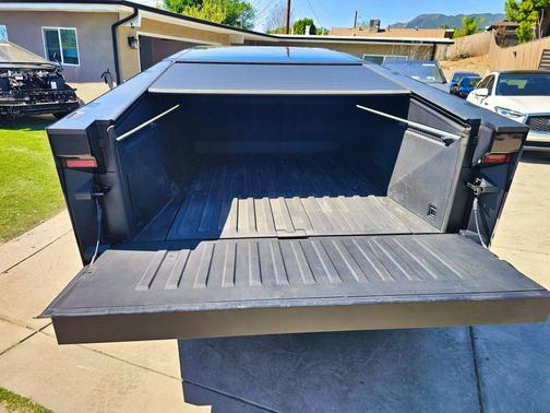 2024 Tesla Cybertruck All-Wheel Drive