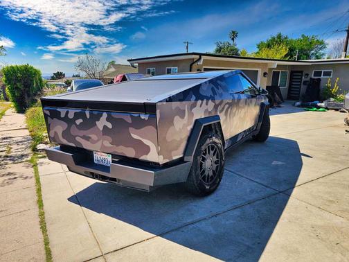 2024 Tesla Cybertruck All-Wheel Drive