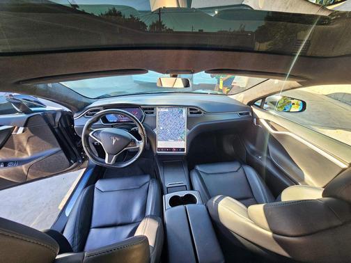 2017 Tesla Model S 90D