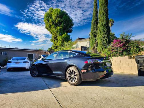 2017 Tesla Model S 90D