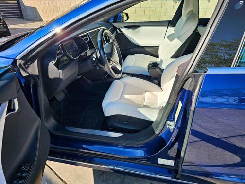 2017 Tesla Model S 90D