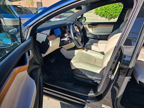 2019 Tesla Model X Long Range