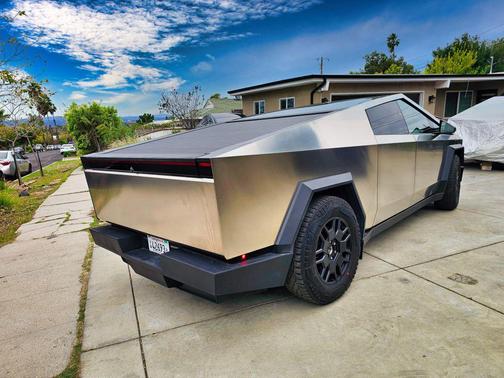 2024 Tesla Cybertruck All-Wheel Drive