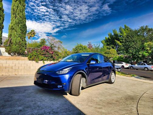 2021 Tesla Model Y Long Range Dual Motor All-Wheel Drive