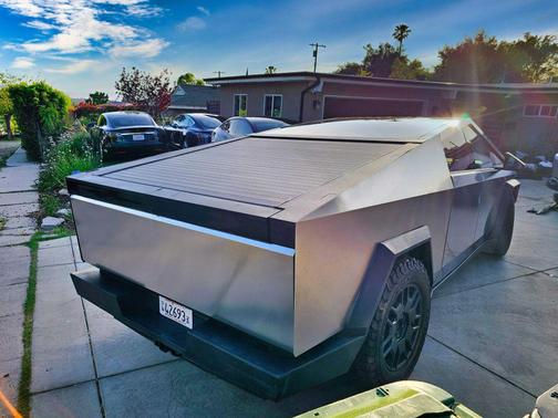 2025 Tesla Cybertruck All-Wheel Drive