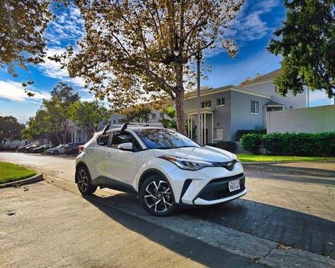 2020 Toyota C-HR XLE Sport Utility 4D