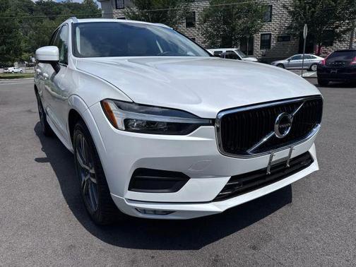 2021 Volvo XC60 T6 Momentum