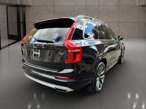 2019 Volvo XC90 T6 Momentum
