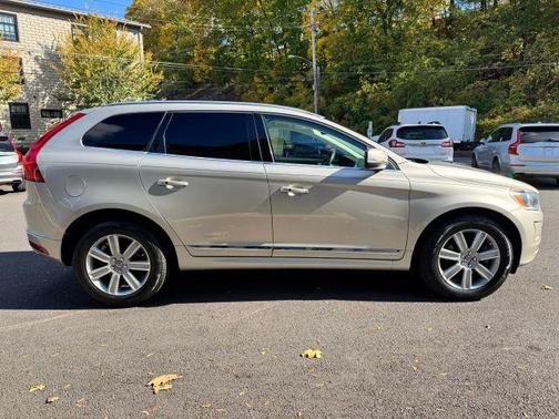 2017 Volvo XC60 T5 Inscription