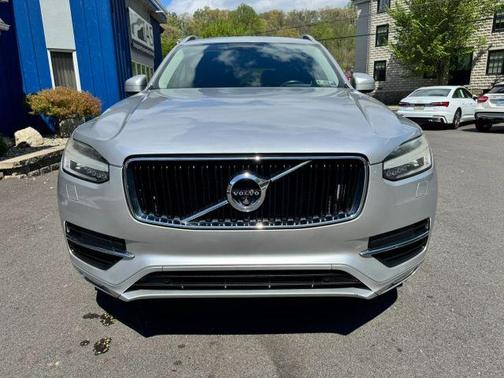 Bright Silver Metallic 2016 Volvo XC90 T6 Momentum