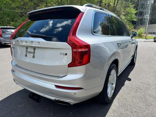 Bright Silver Metallic 2016 Volvo XC90 T6 Momentum