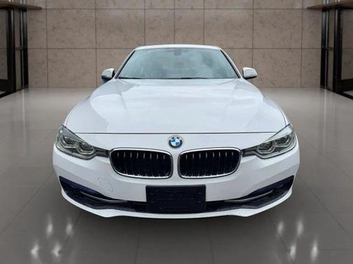 2018 BMW 330 i xDrive