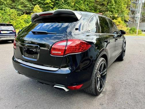 2014 Porsche Cayenne Platinum Edition