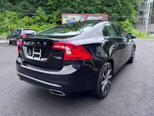 2017 Volvo S60 T5 Inscription Platinum