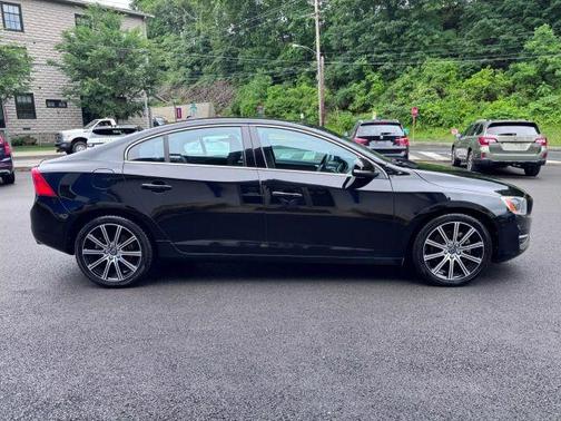 2017 Volvo S60 T5 Inscription Platinum