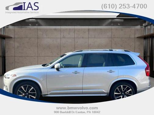 2019 Volvo XC90 T6 Momentum