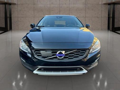 2018 Volvo V60 Cross Country T5