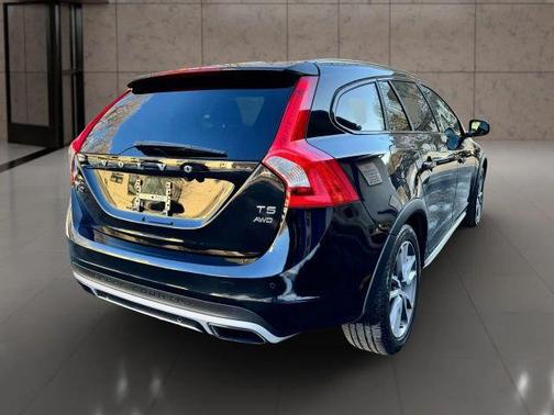 2018 Volvo V60 Cross Country T5
