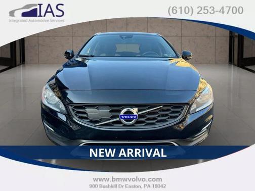 2018 Volvo V60 Cross Country T5