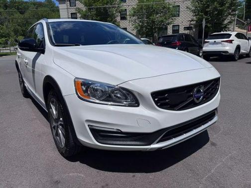 2017 Volvo V60 Cross Country T5