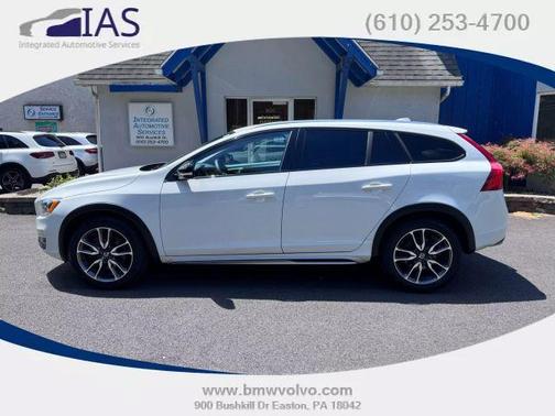 2017 Volvo V60 Cross Country T5