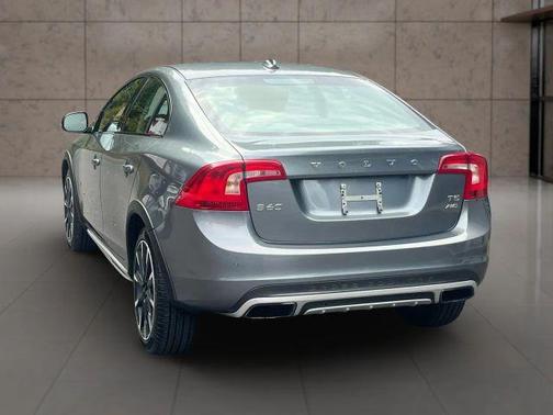 2016 Volvo S60 Cross Country T5 Platinum
